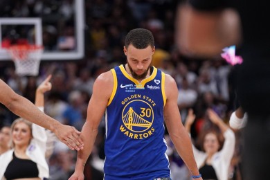 问鼎娱乐_NBA新赛季：勇士主帅宣布库里将成为队长